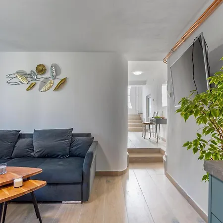 Pet Friendly In With Wifi Lägenhet