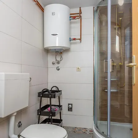 1 Bedroom Lovely In * Risika