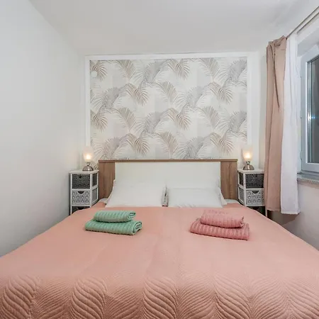 1 Bedroom Lovely In Apartamento *