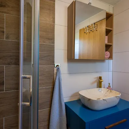 1 Bedroom Lovely In * Risika