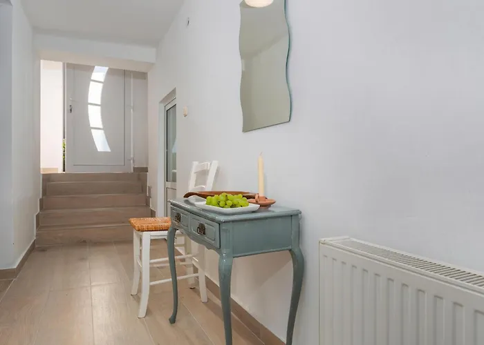 Διαμέρισμα 1 Bedroom Lovely In Risika