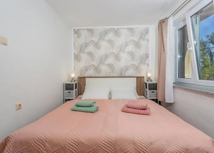 1 Bedroom Lovely In Διαμέρισμα *